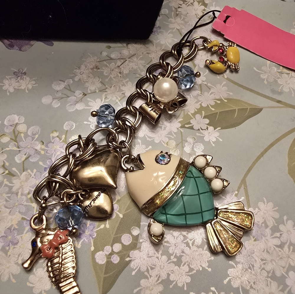 3 Pc., 1 Pc CHARMS ONLY (Betsey Johnson) Juicy Couture Bracelet, Heart Charms Br - Picture 5 of 8